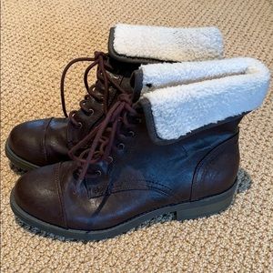 GH Bass brown leather booties sz 9.5 like new!